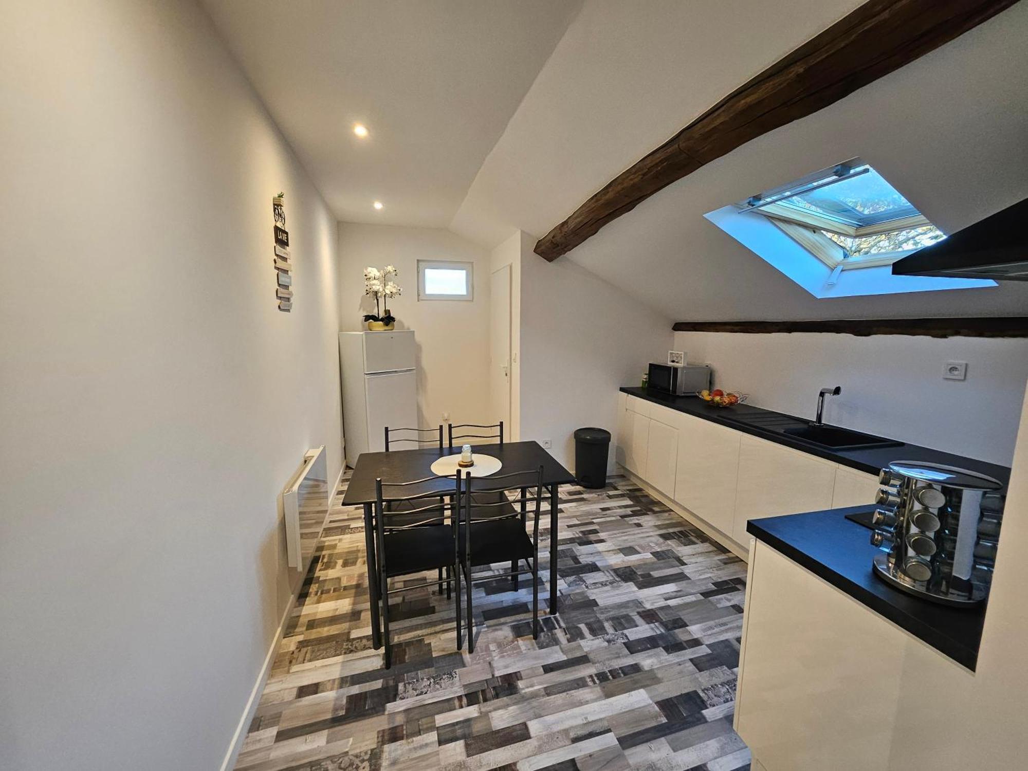 Joli Appartement Mansarde Десиз Экстерьер фото