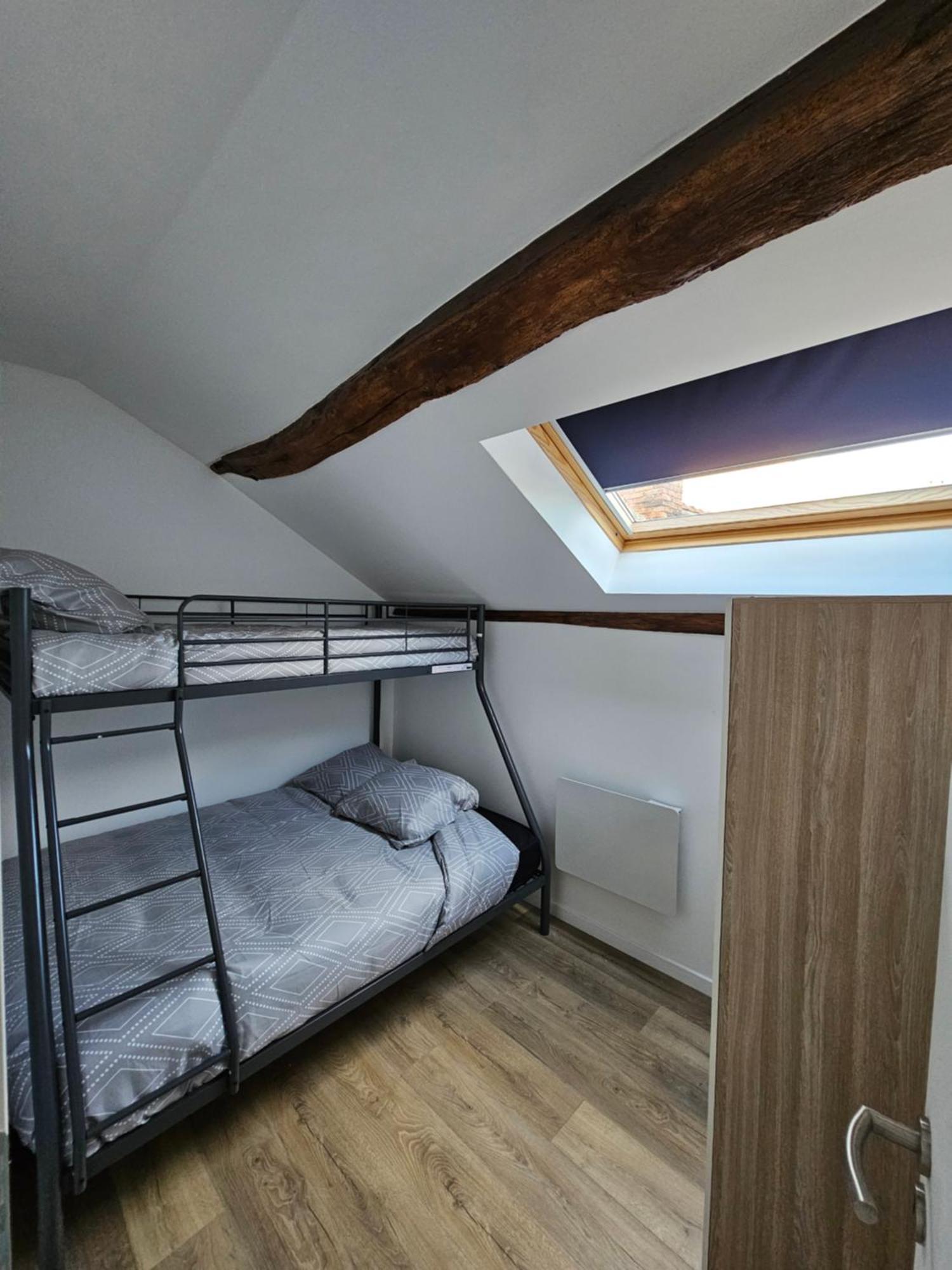 Joli Appartement Mansarde Десиз Экстерьер фото